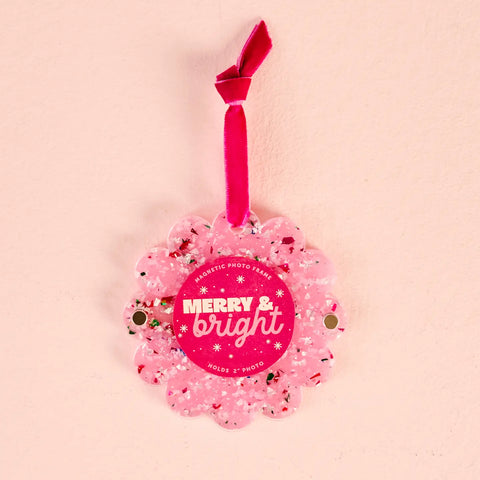 Scalloped Round Picture Frame Ornament