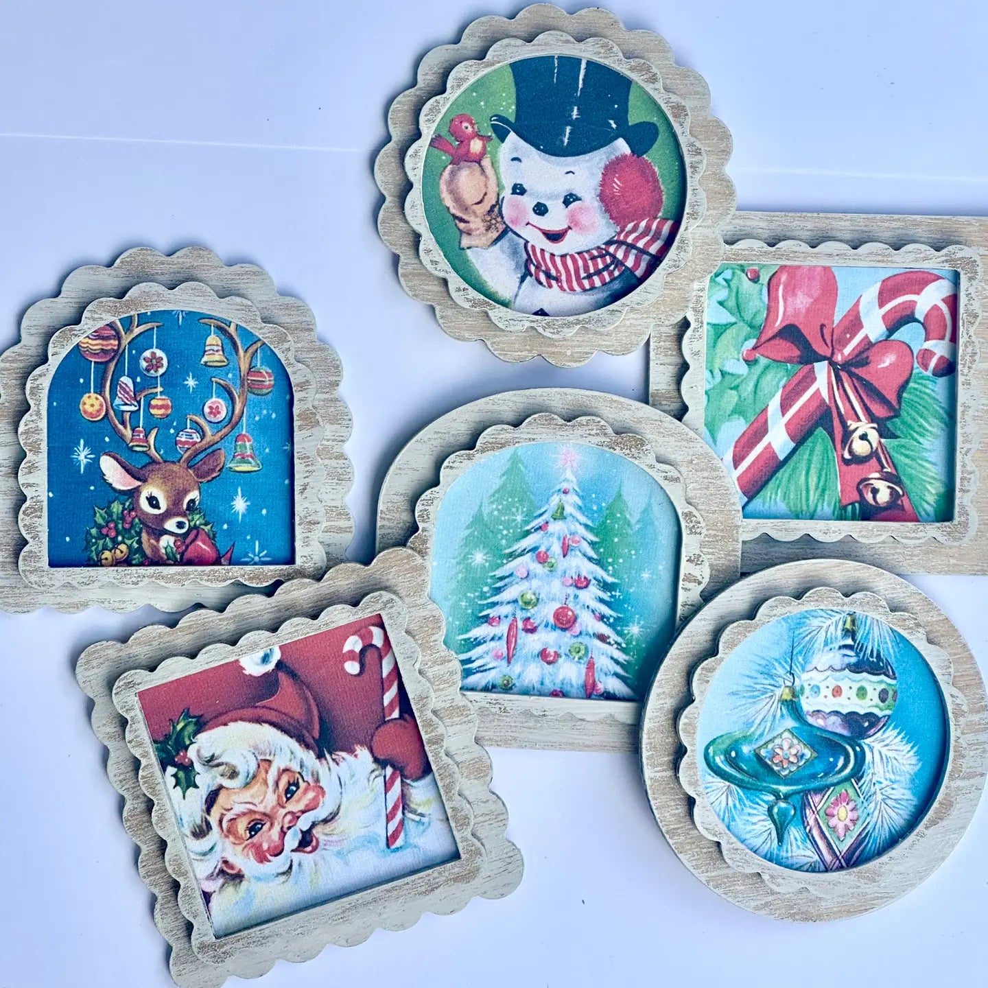 Retro Style Christmas Magnet