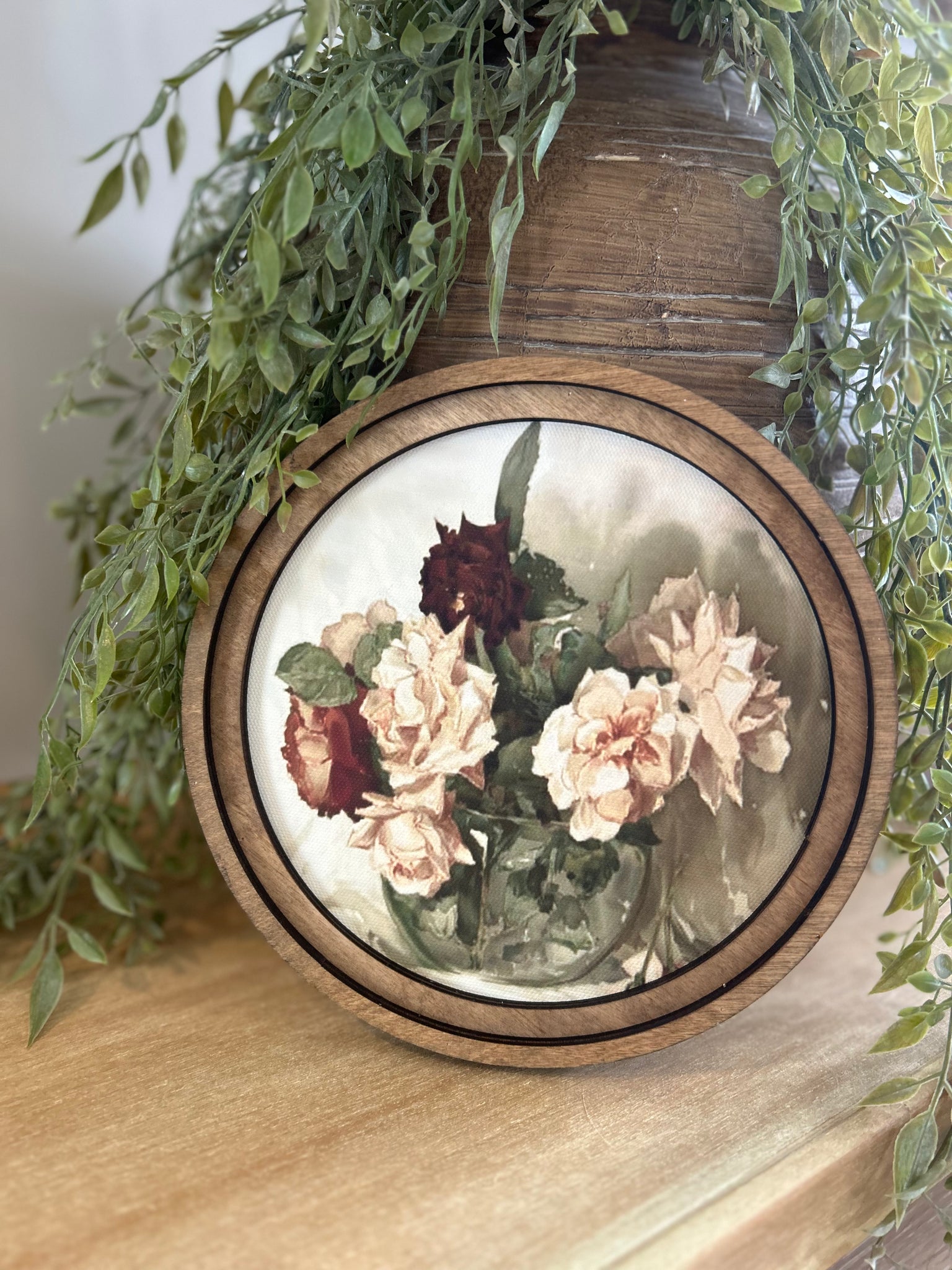 Vintage Floral Round Artwork